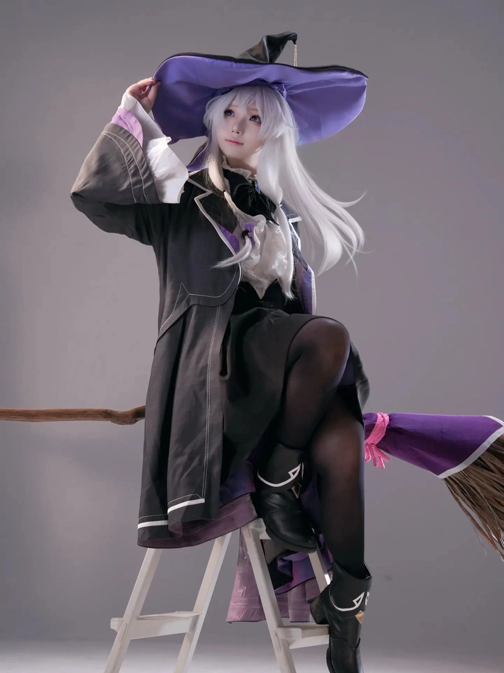 Cosplay anime nhân vật Elaina