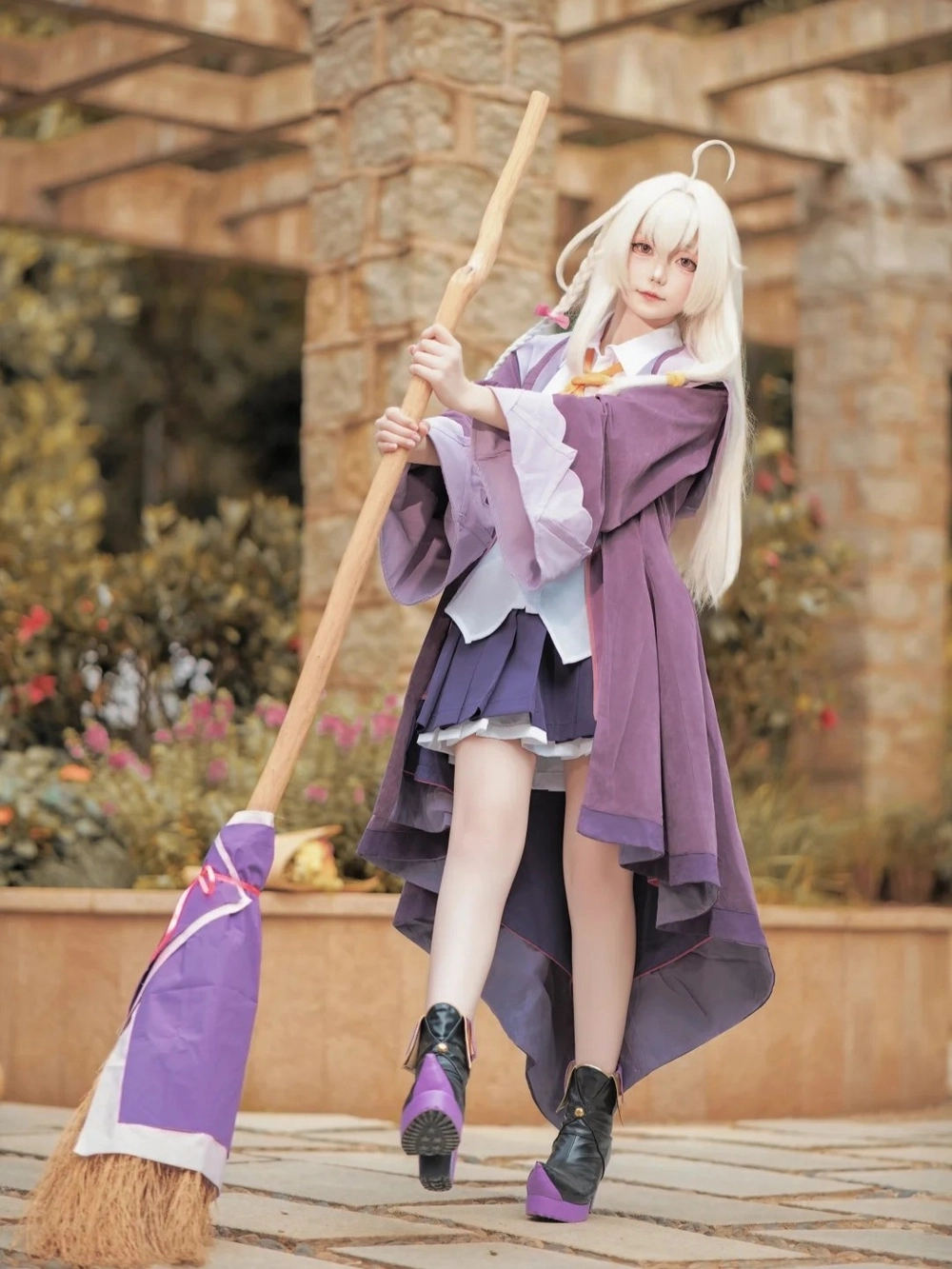 Hình nhân vật phù thủy Elaina