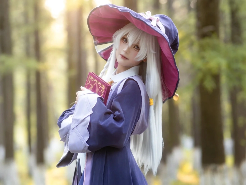 Ảnh cosplay elaina trong lễ hội