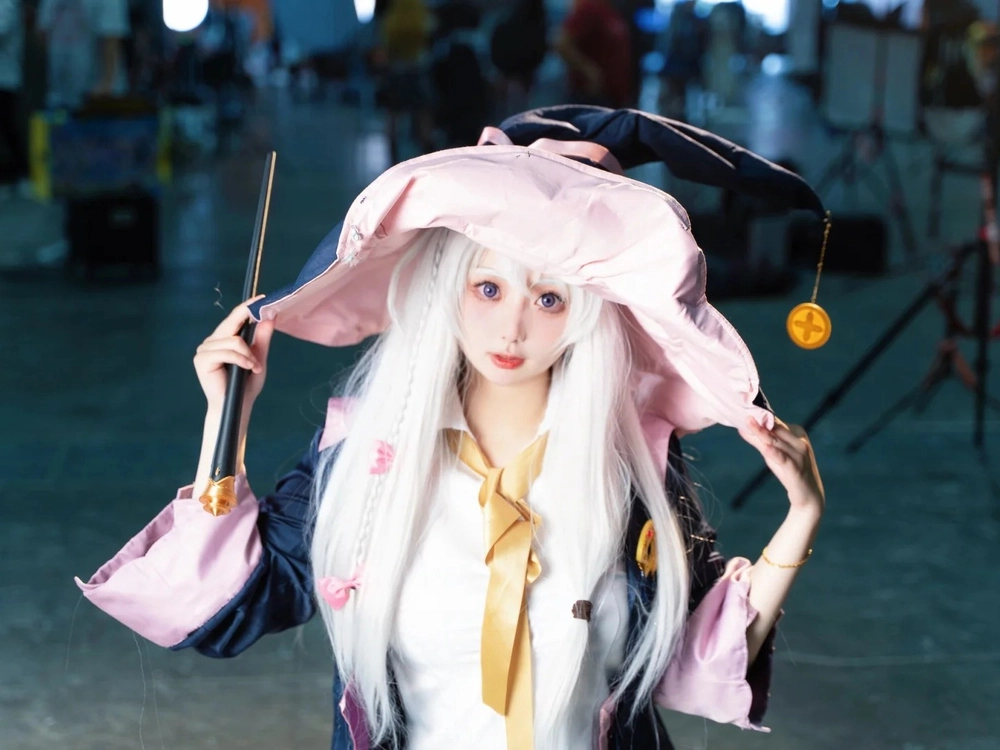 Hình elaina cosplay studio