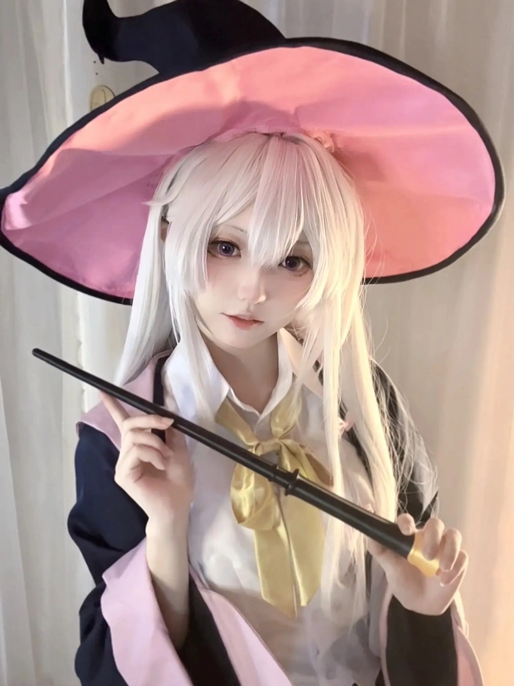 Elaina anime cosplay