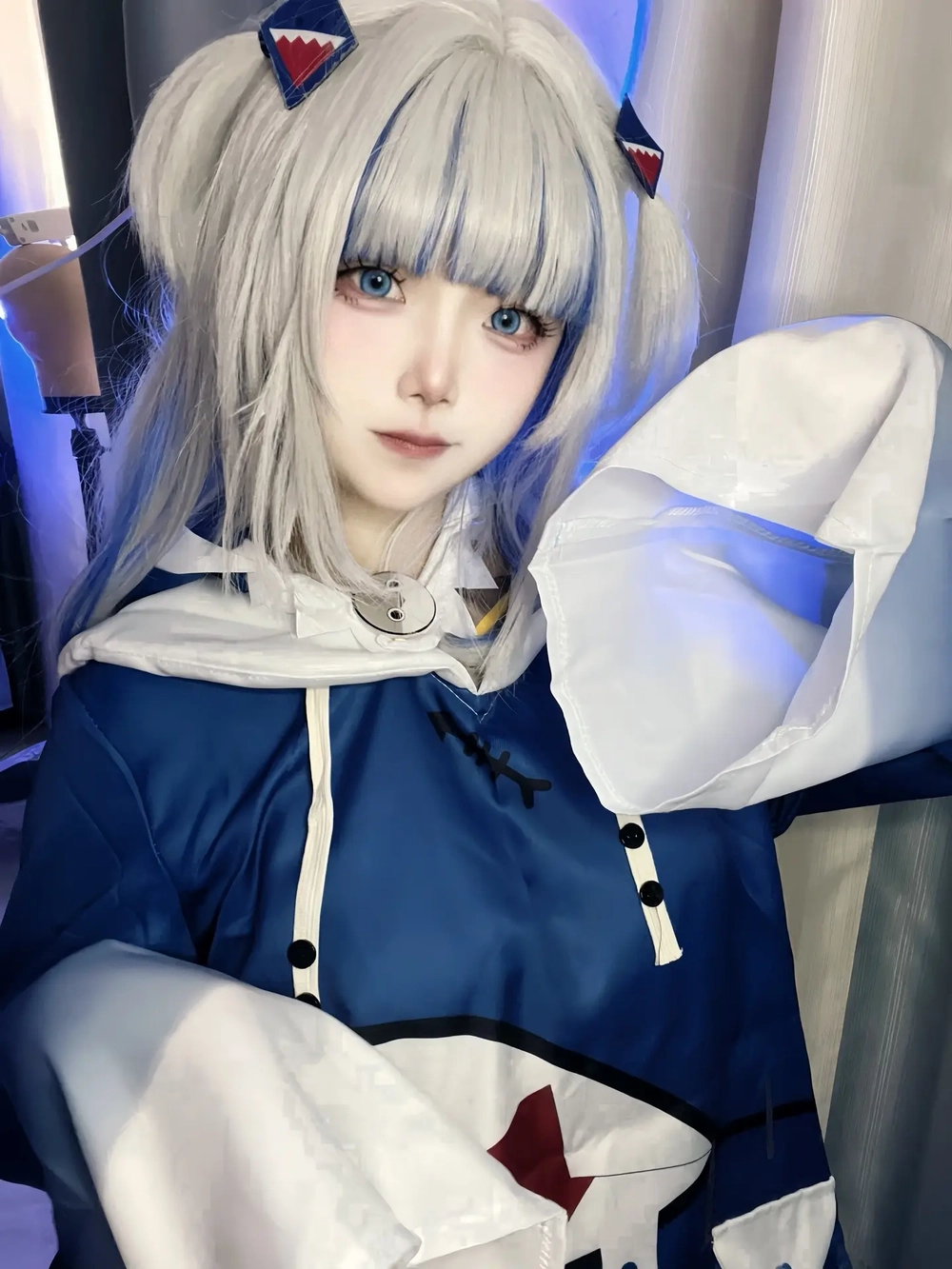 Ảnh Gura shark cosplay phong cách biển cả