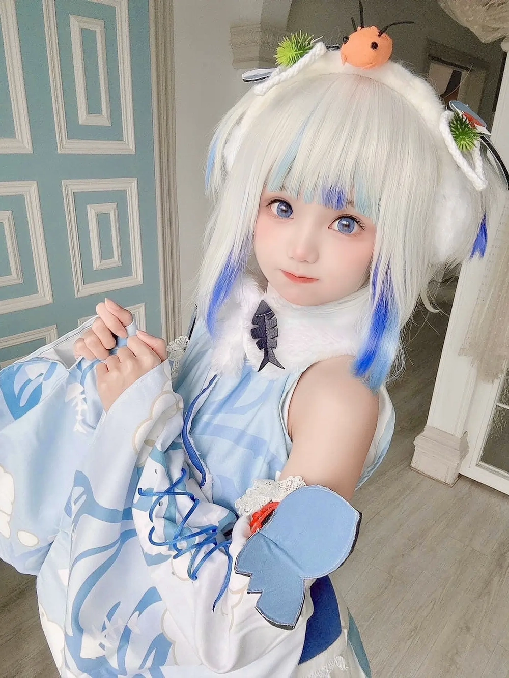 Ảnh cosplay Gawr Gura