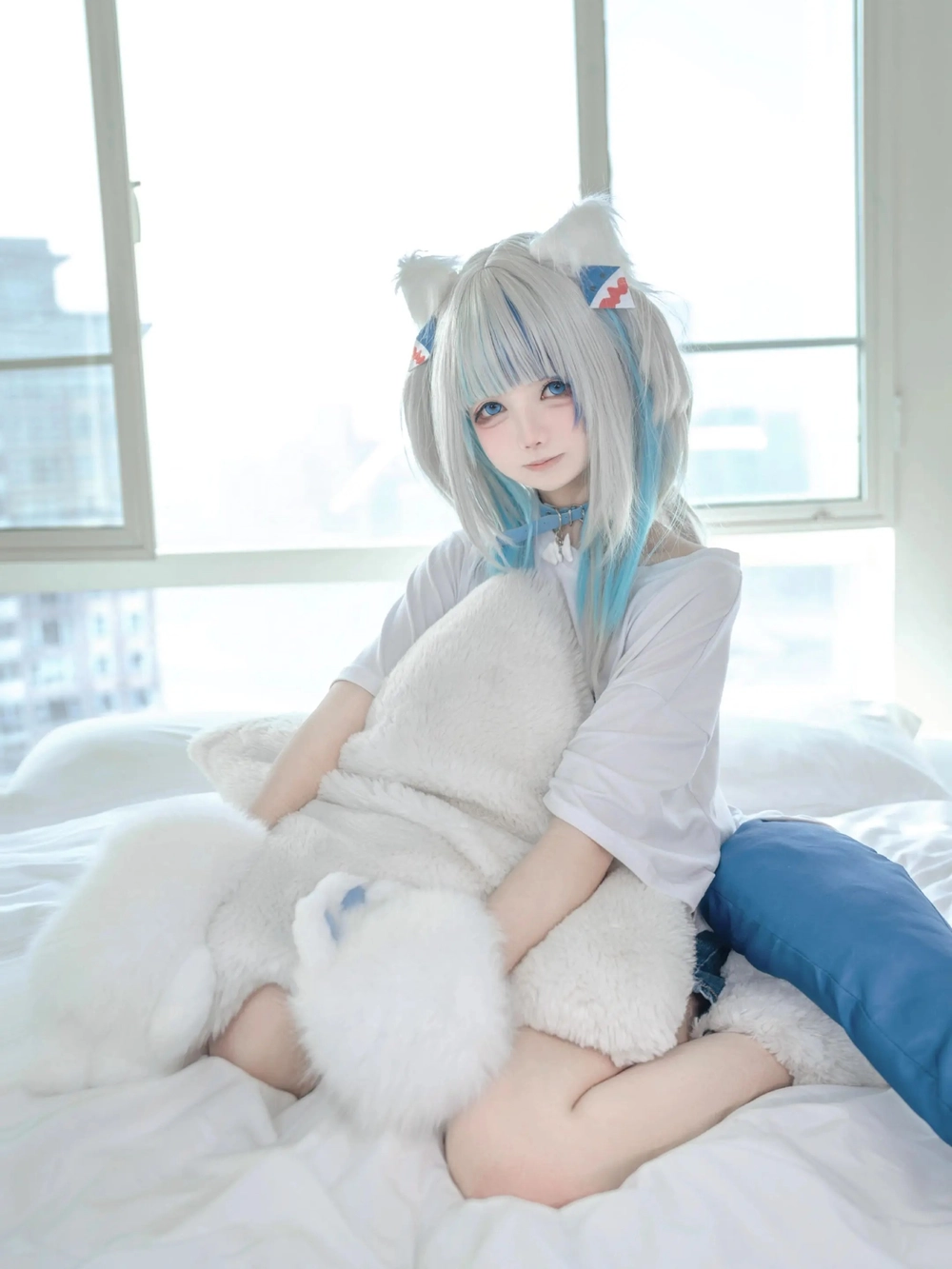 Hình Gura shark cosplay