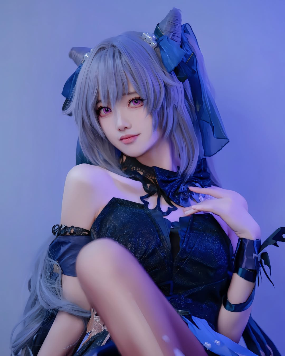 cosplay keqing phong thái mạnh mẽ