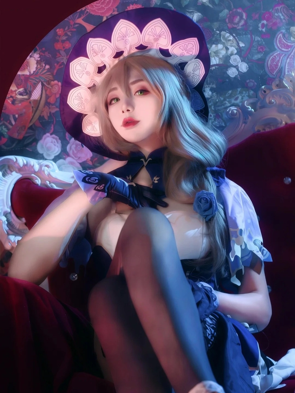 hình cosplay Lisa Genshin Impact