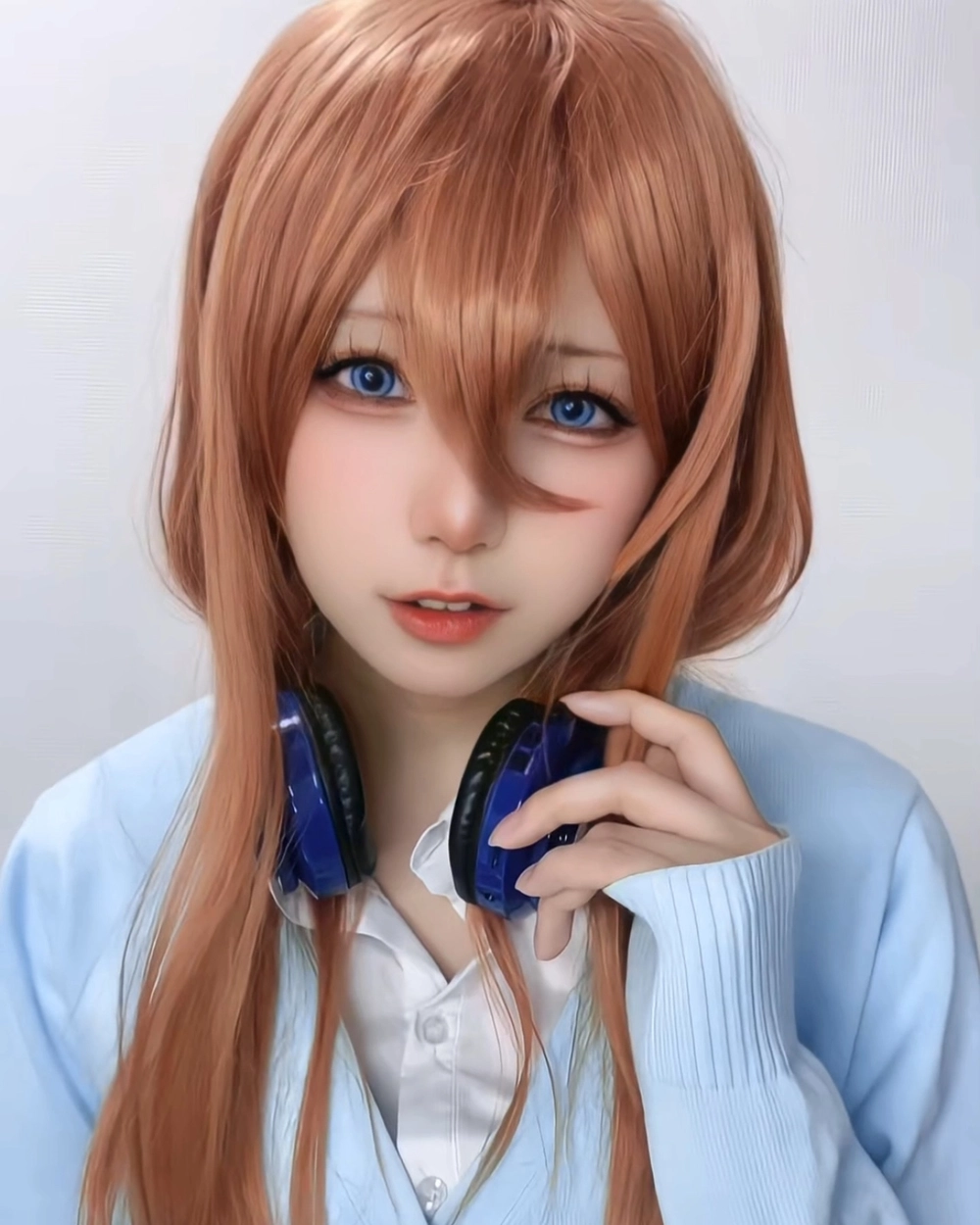 cosplay Miku Nakano nữ sinh ngầu