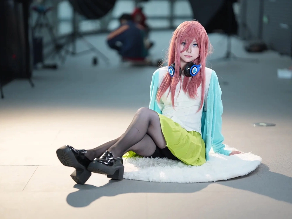 cosplay nhân vật anime Miku Nakano