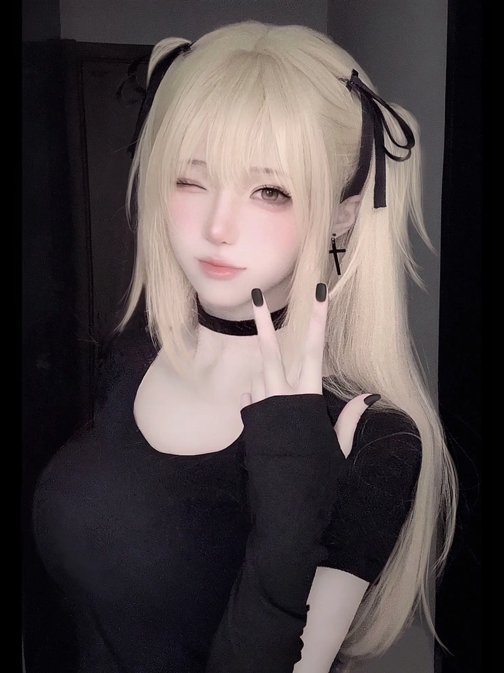 ảnh nhân vật nữ tóc vàng trong death note