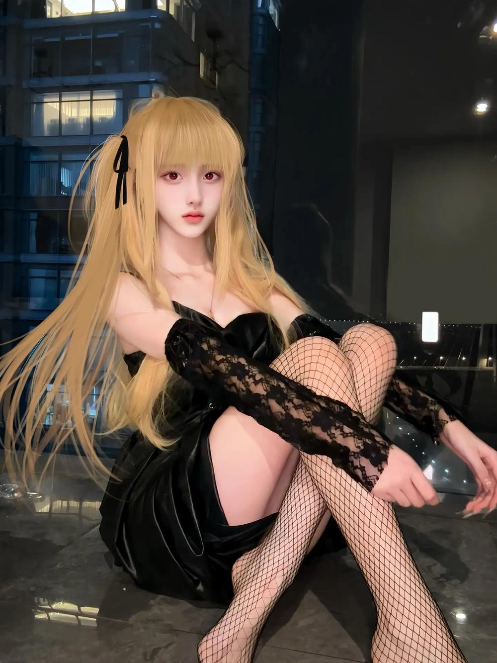 hình cosplay misa với váy đen