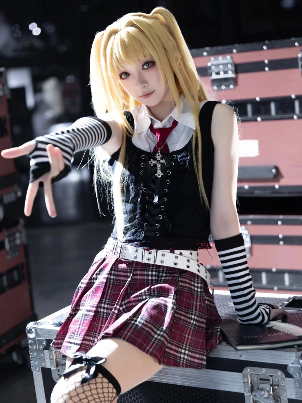 hình misa cosplay phong cách nữ sinh