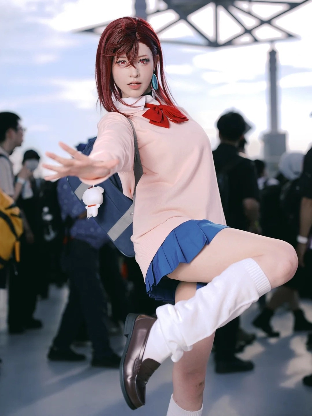 Ảnh cosplay Momo Ayase phong cách