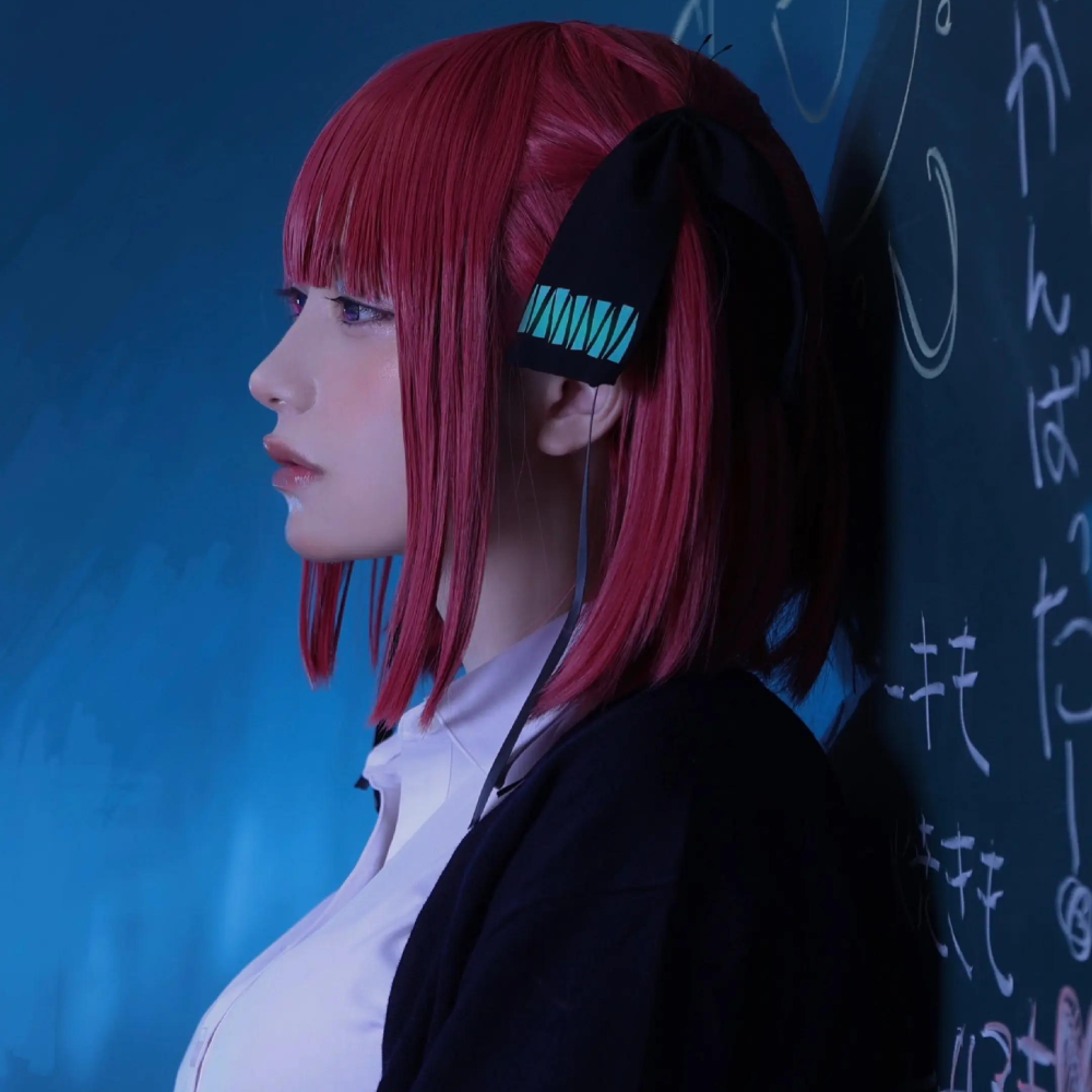 cosplay nhân vật Nino từ anime 5 chị em