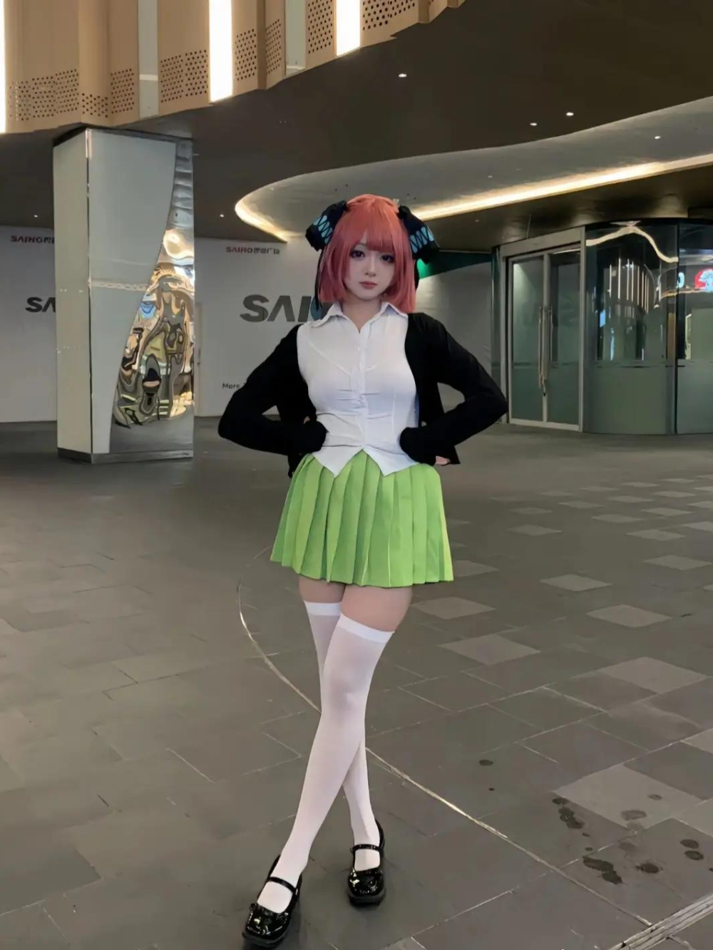 ảnh cosplay Nino từ The Quintessential Quintuplets