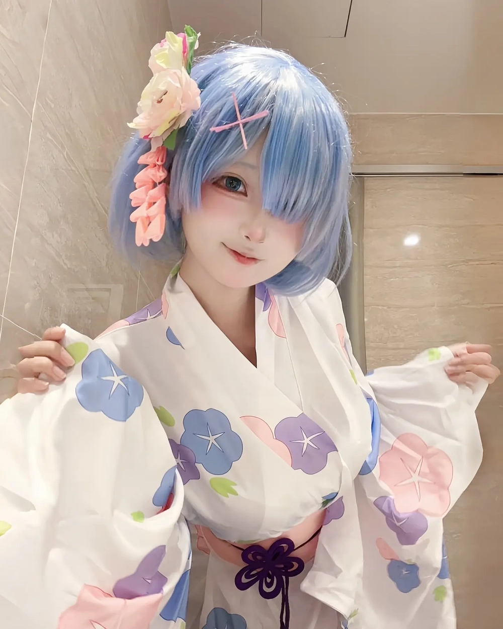 Bộ ảnh Rem cosplay với concept độc đáo