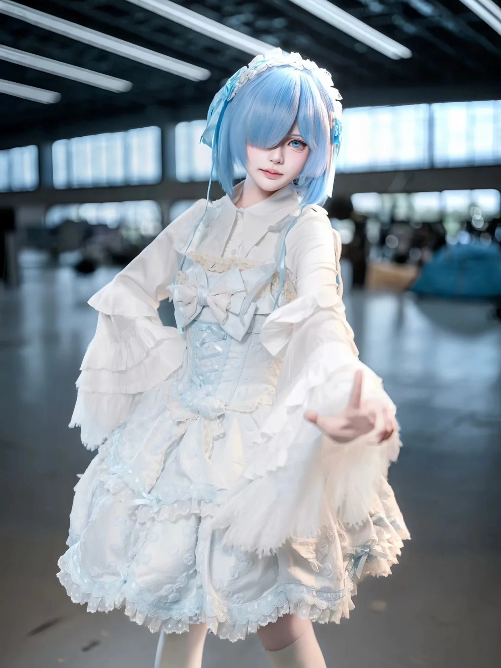 Rem Re:Zero hóa trang phong cách cổ điển
