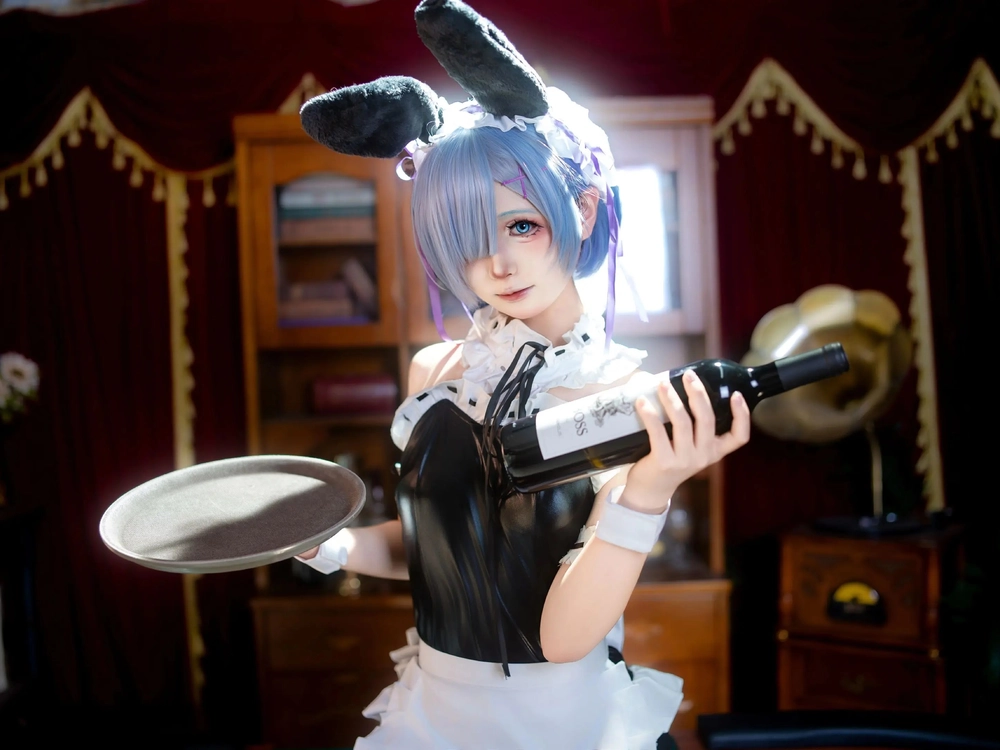 Rem anime cosplay ấn tượng