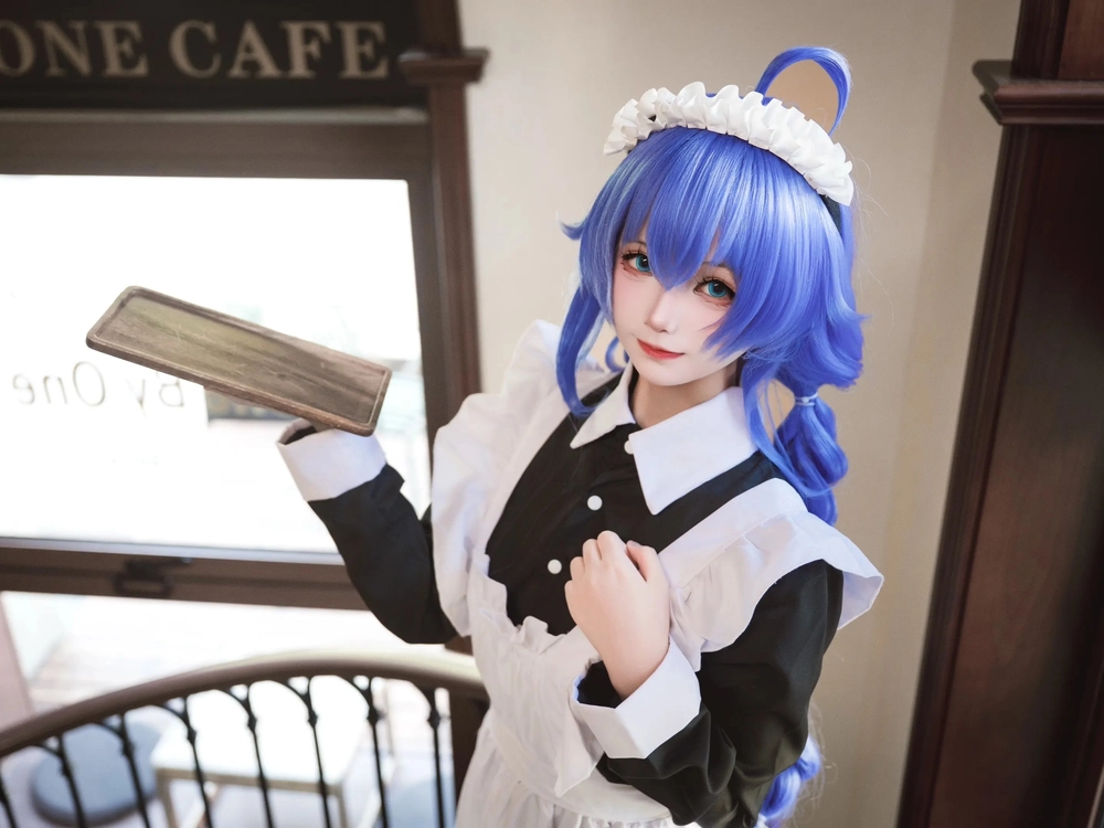 cosplay roxy migurdia tóc xanh