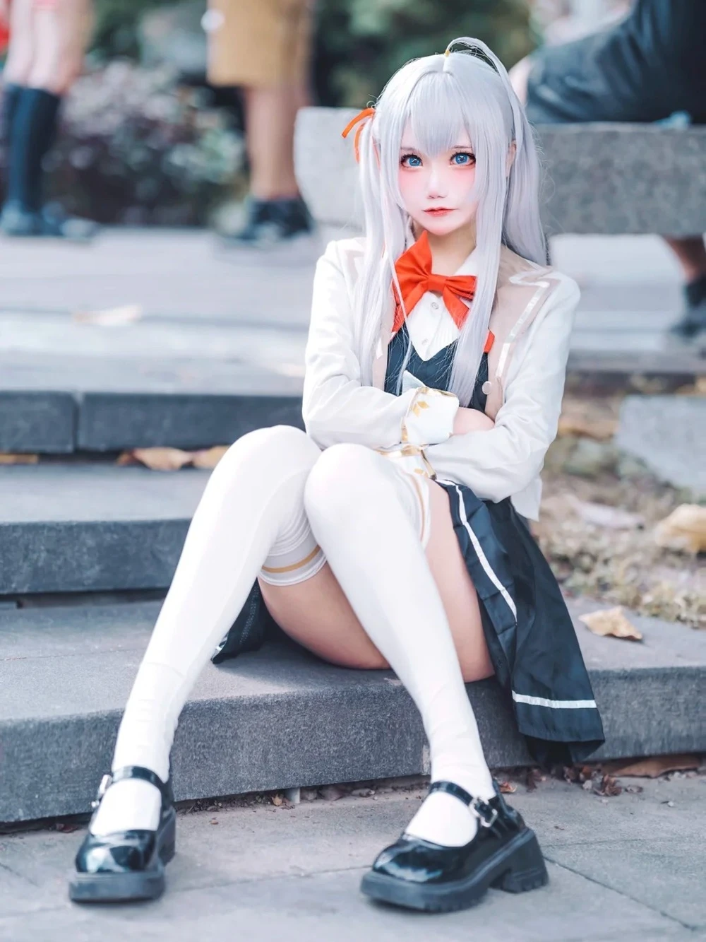 ảnh cosplay arya bàn bên 12