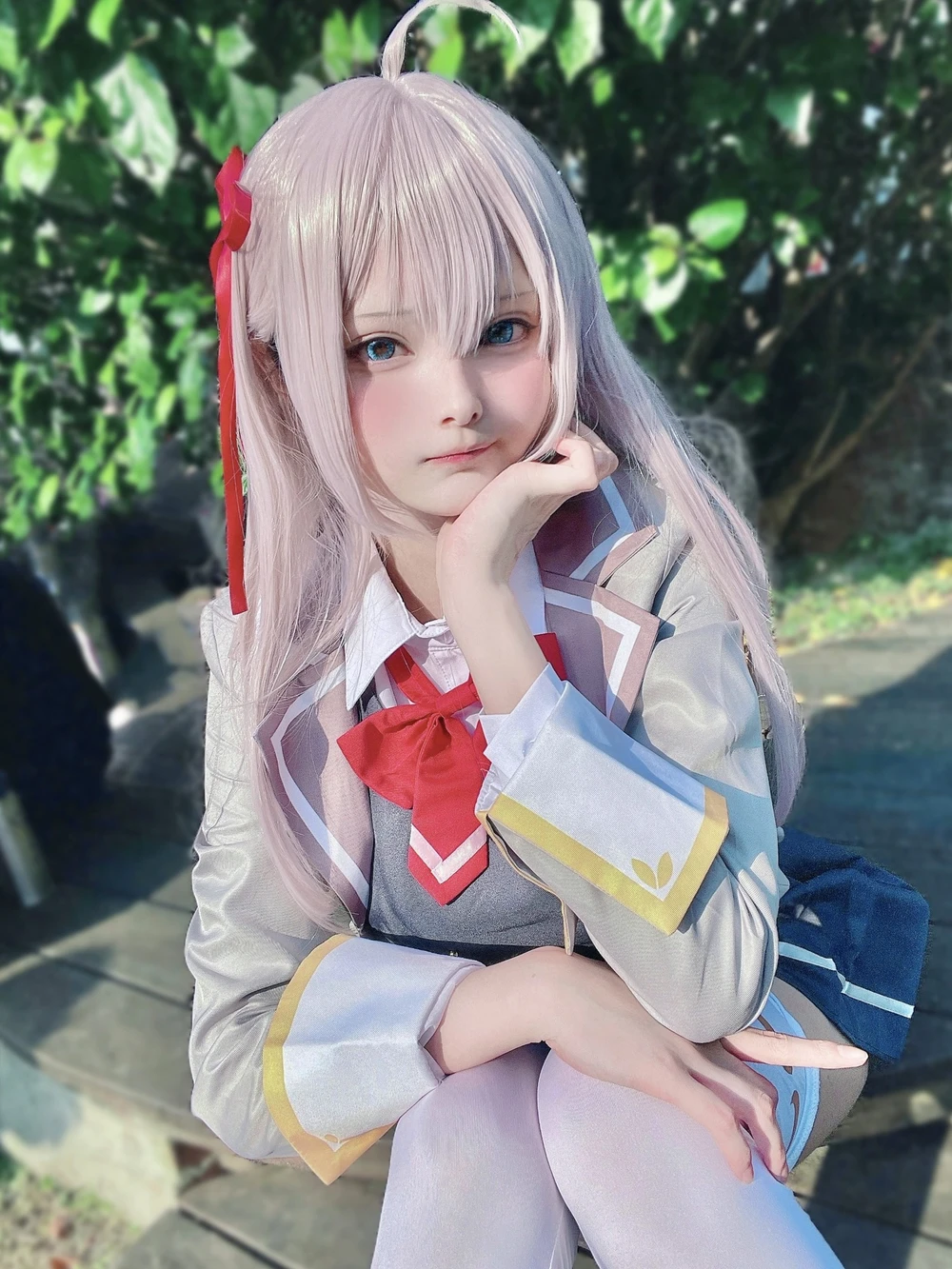 ảnh cosplay arya bàn bên