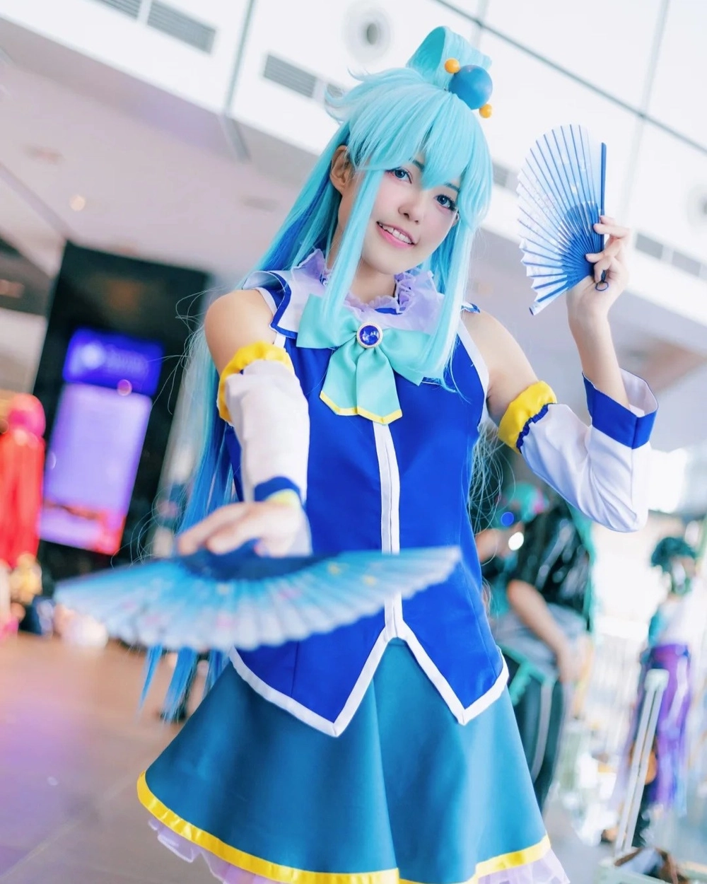cosplay aqua konosuba ngầu