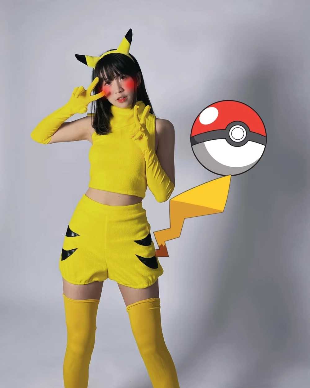 cosplay pikachu hài hước