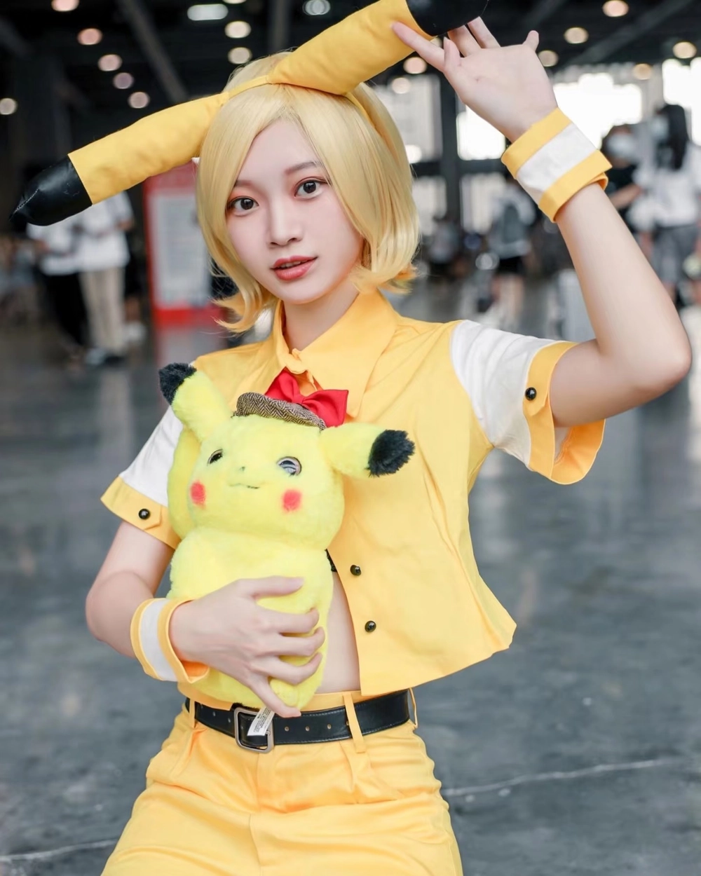 cosplay pikachu chân thực