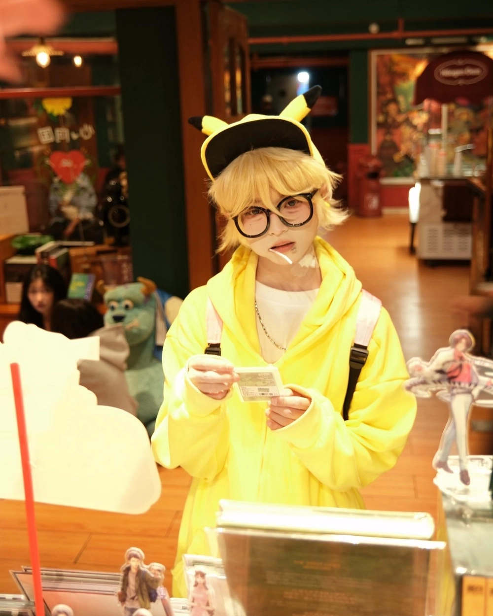 cosplay pikachu gây bão mạng