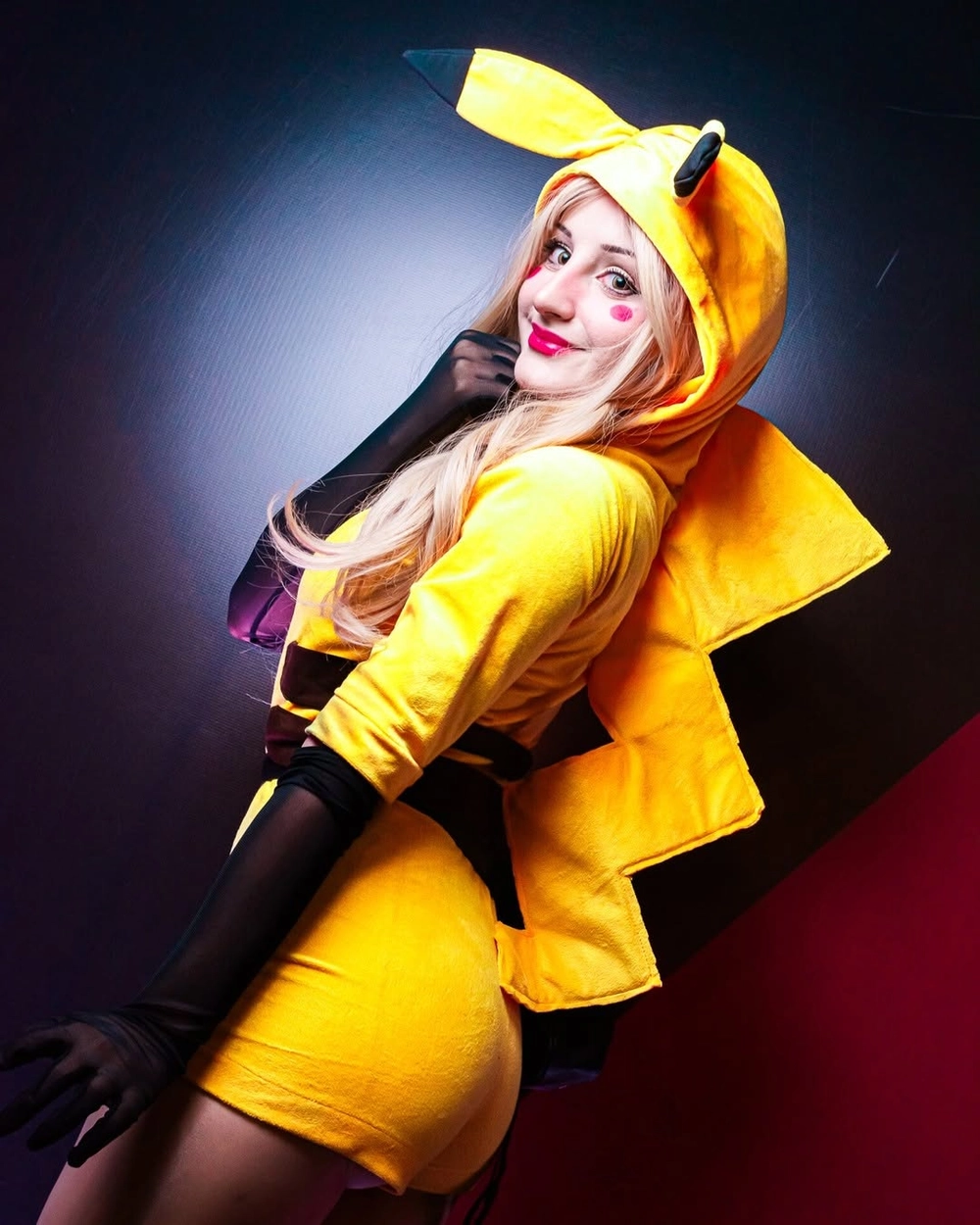 cosplay pikachu biểu cảm