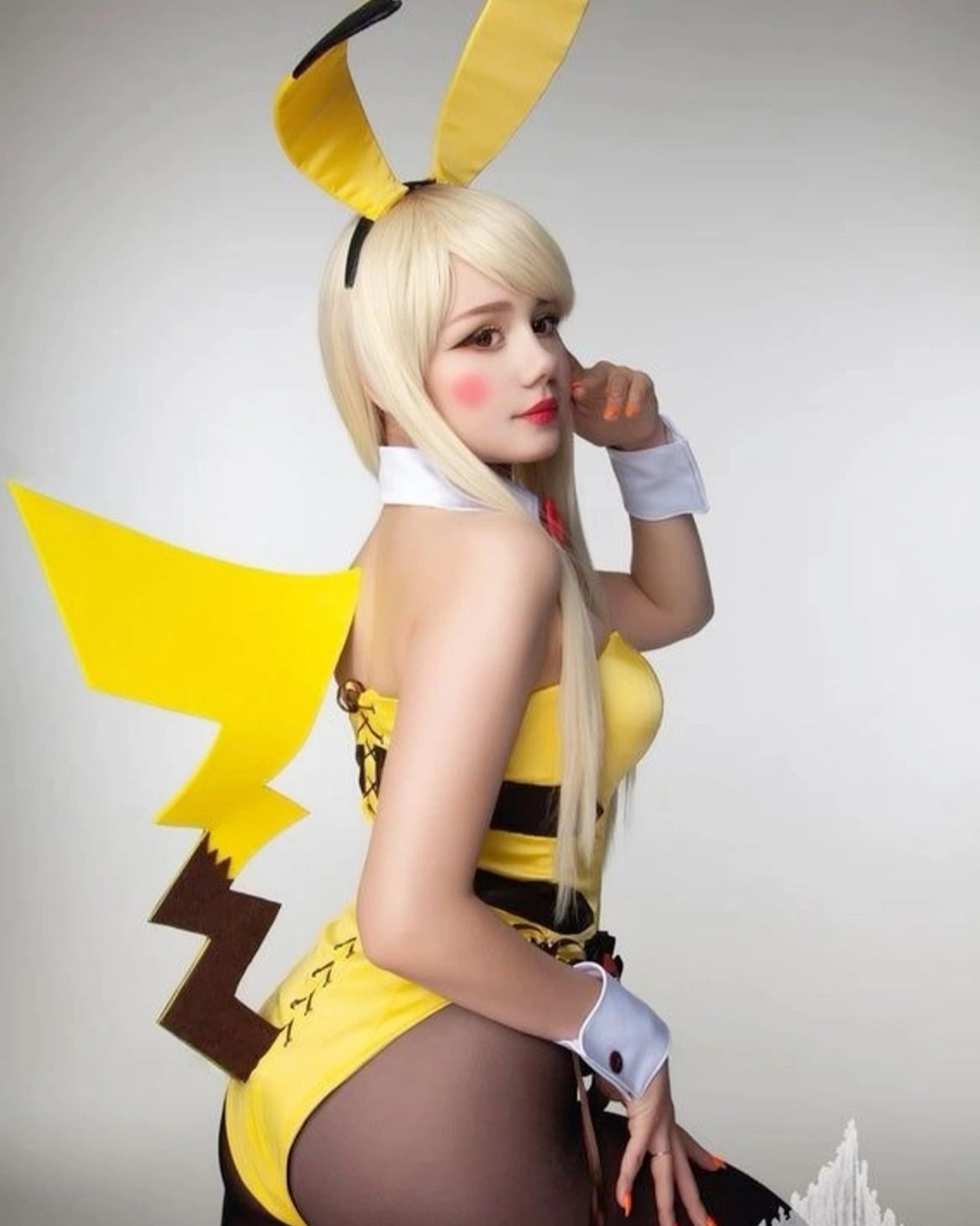 cosplay pikachu sexy