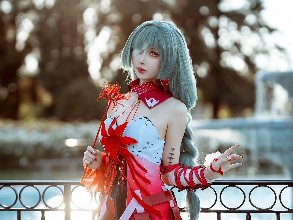 phrolova cosplay vũ khí