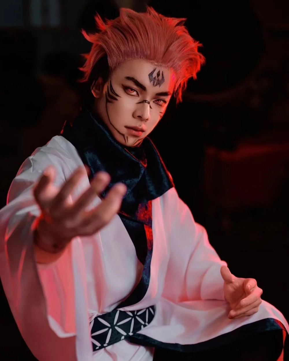 cosplay sukuna thần thái mạnh mẽ