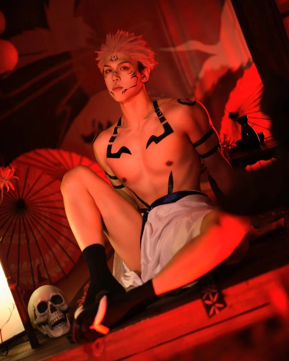 cosplay anime sukuna tạo dáng đẹp