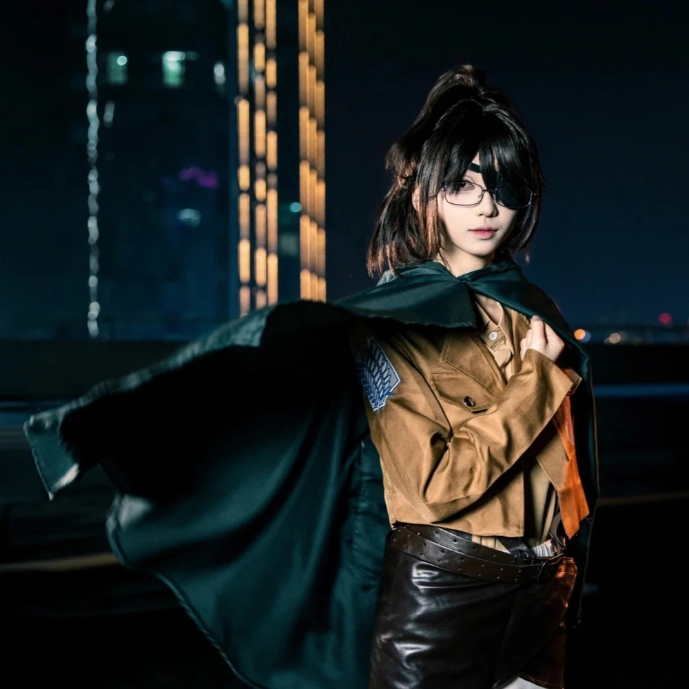 ảnh cosplay attack on titan cực ngầu
