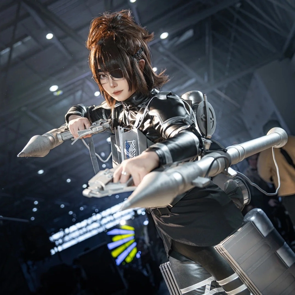ảnh cosplay attack on titan tuyệt đẹp