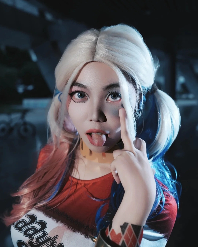 ảnh cosplay harley quinn phong cách comic