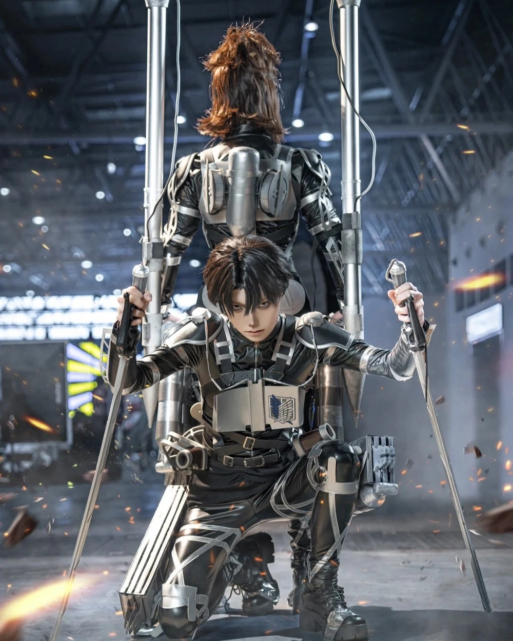 attack on titan cosplay cùng bạn bè