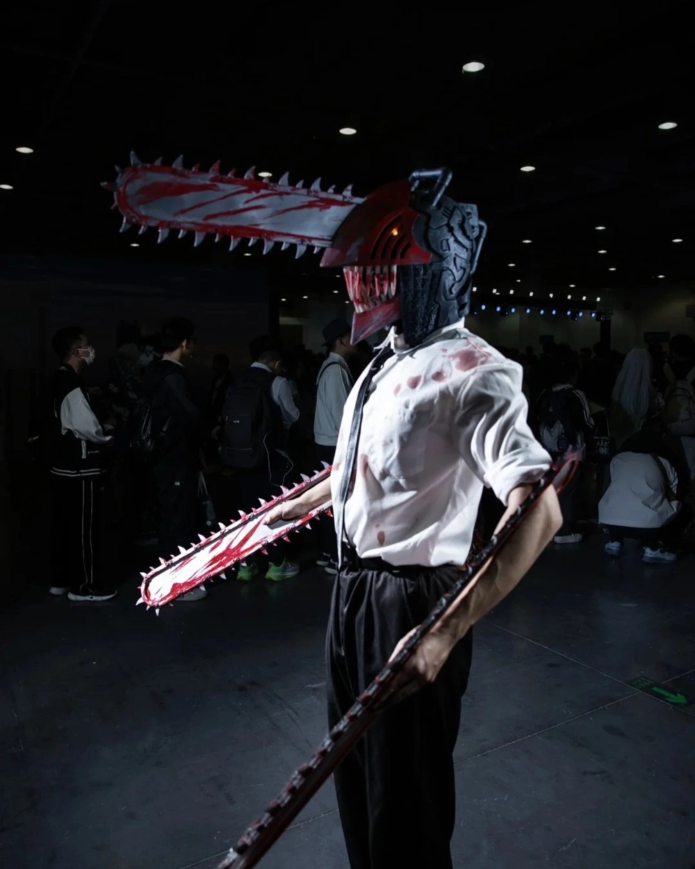 chainsaw man cosplay hoành tráng