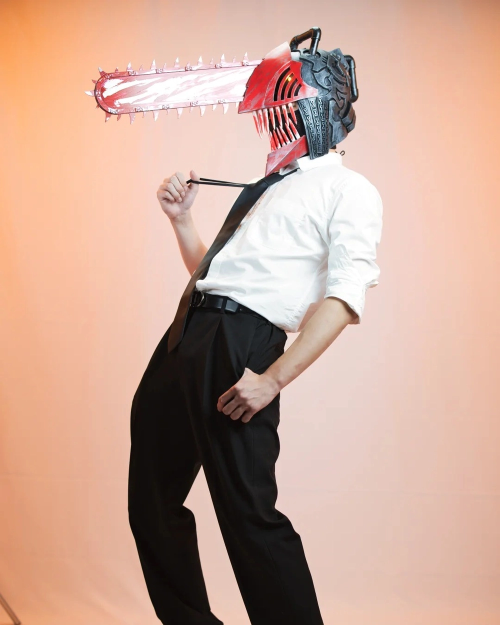 chainsaw man cosplay tuyệt vời