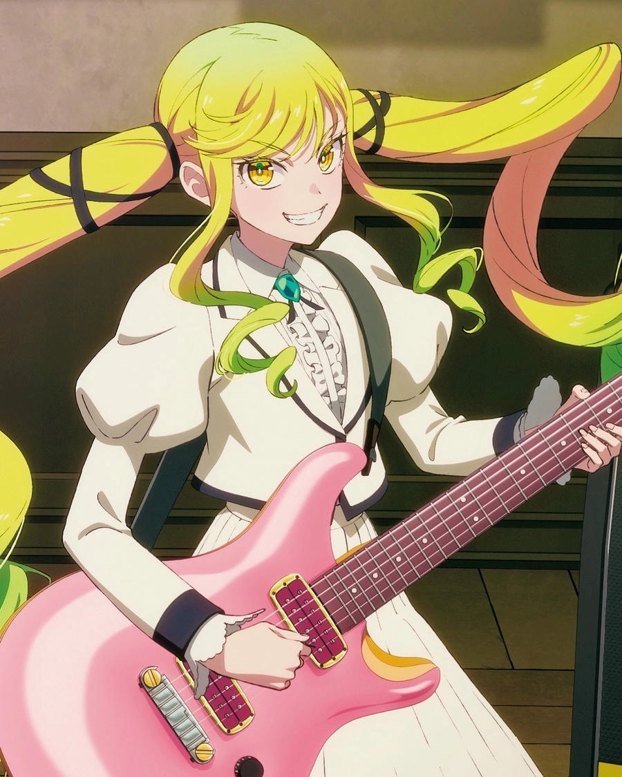 lilisa suzunomiya chân dung