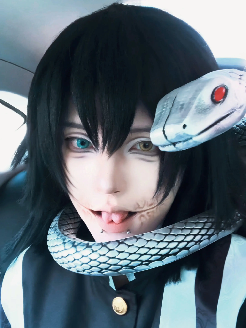 obanai cosplay ánh sáng đẹp