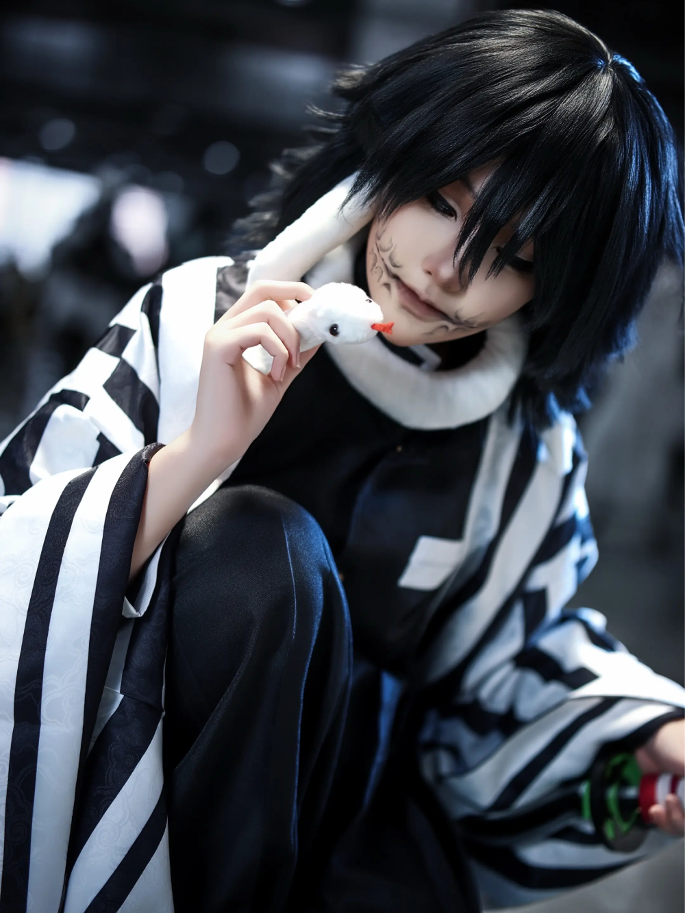 obanai cosplay trong studio