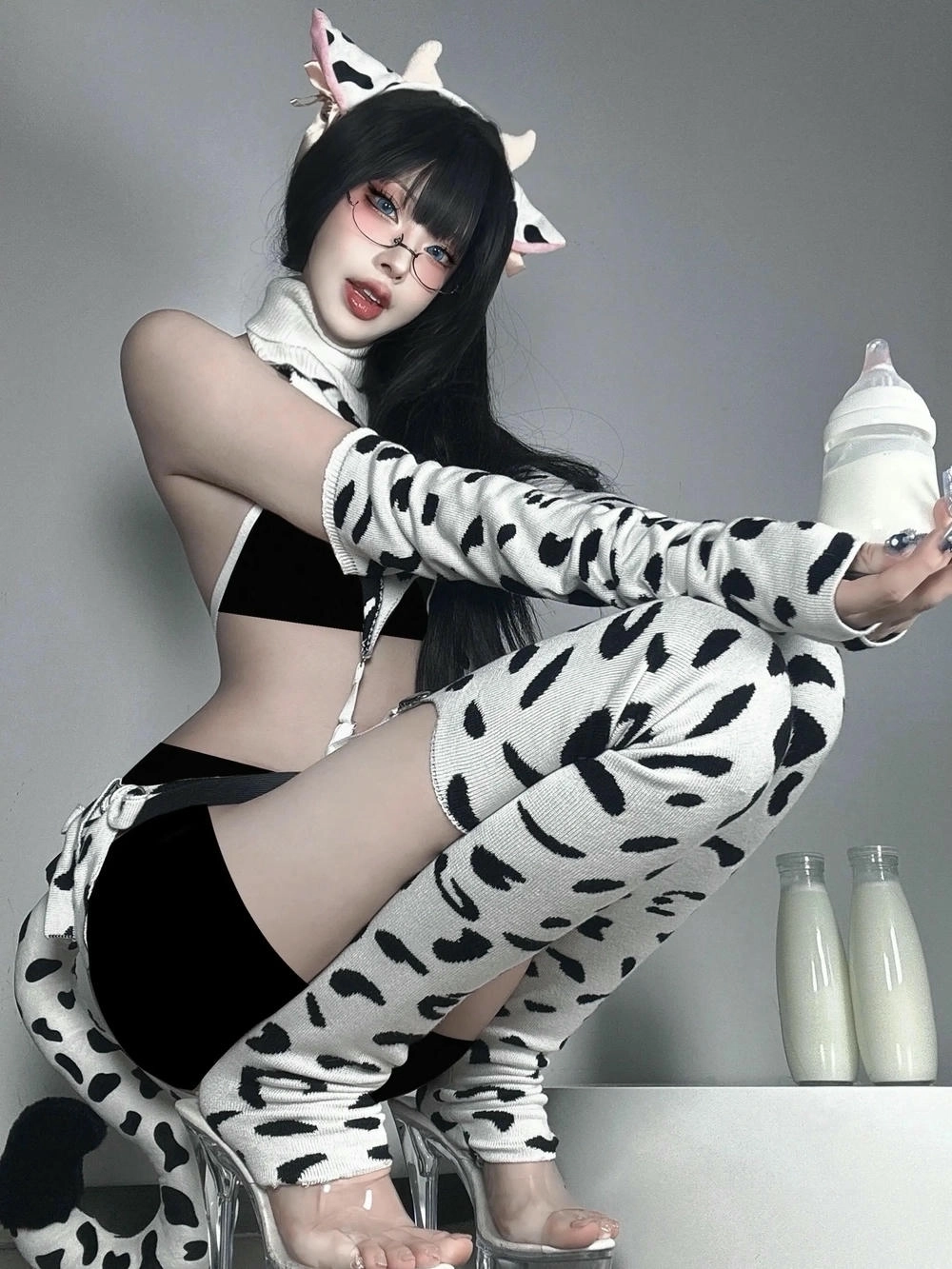 ảnh cosplay bò sữa nghệ thuật