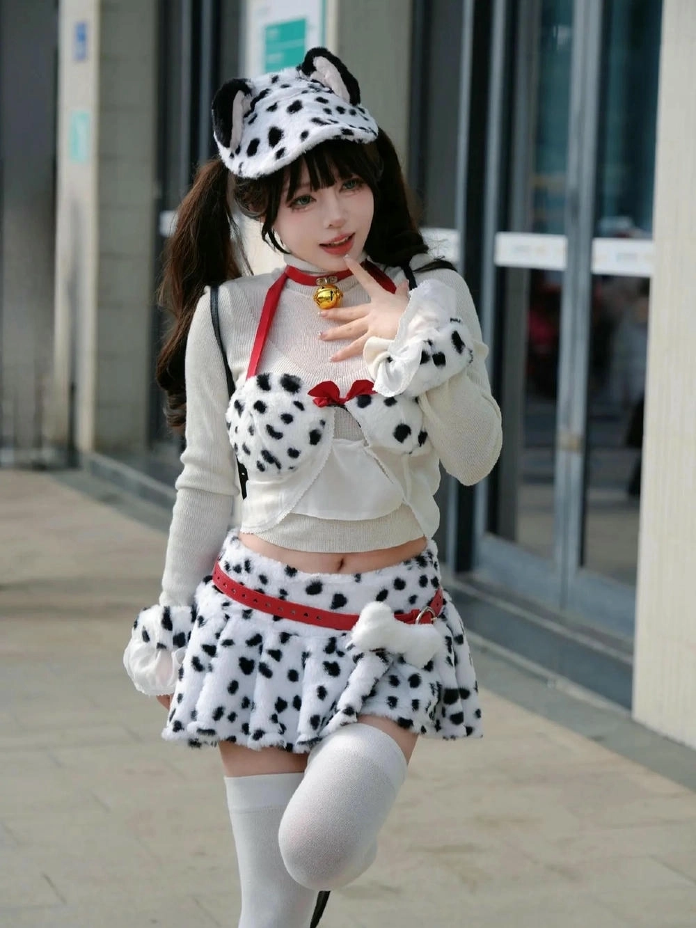 ảnh cosplay bò sữa phong cách