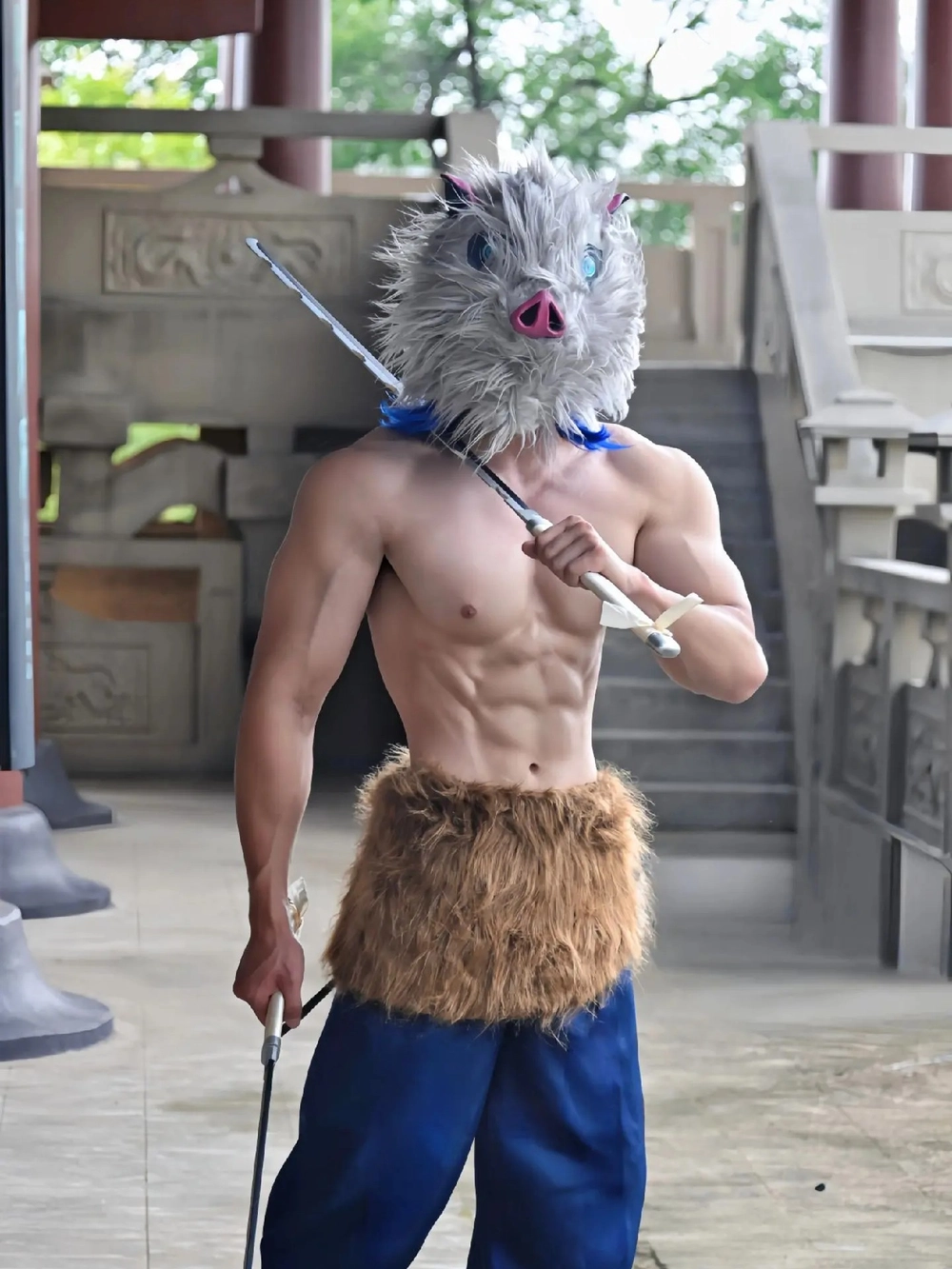 ảnh cosplay inosuke chân thật