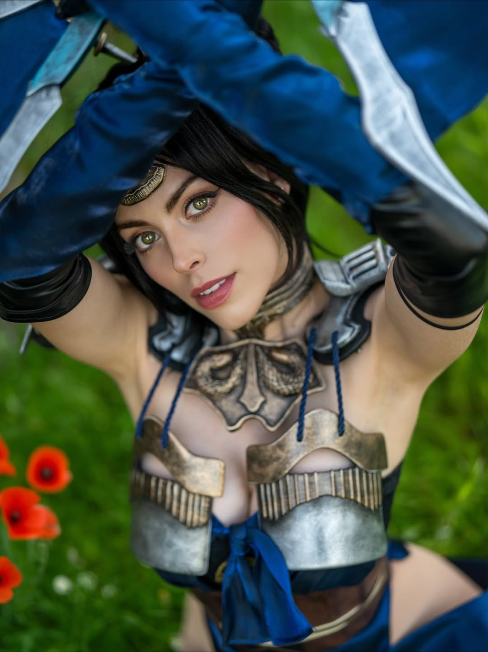 ảnh cosplay kitana ngoài trời
