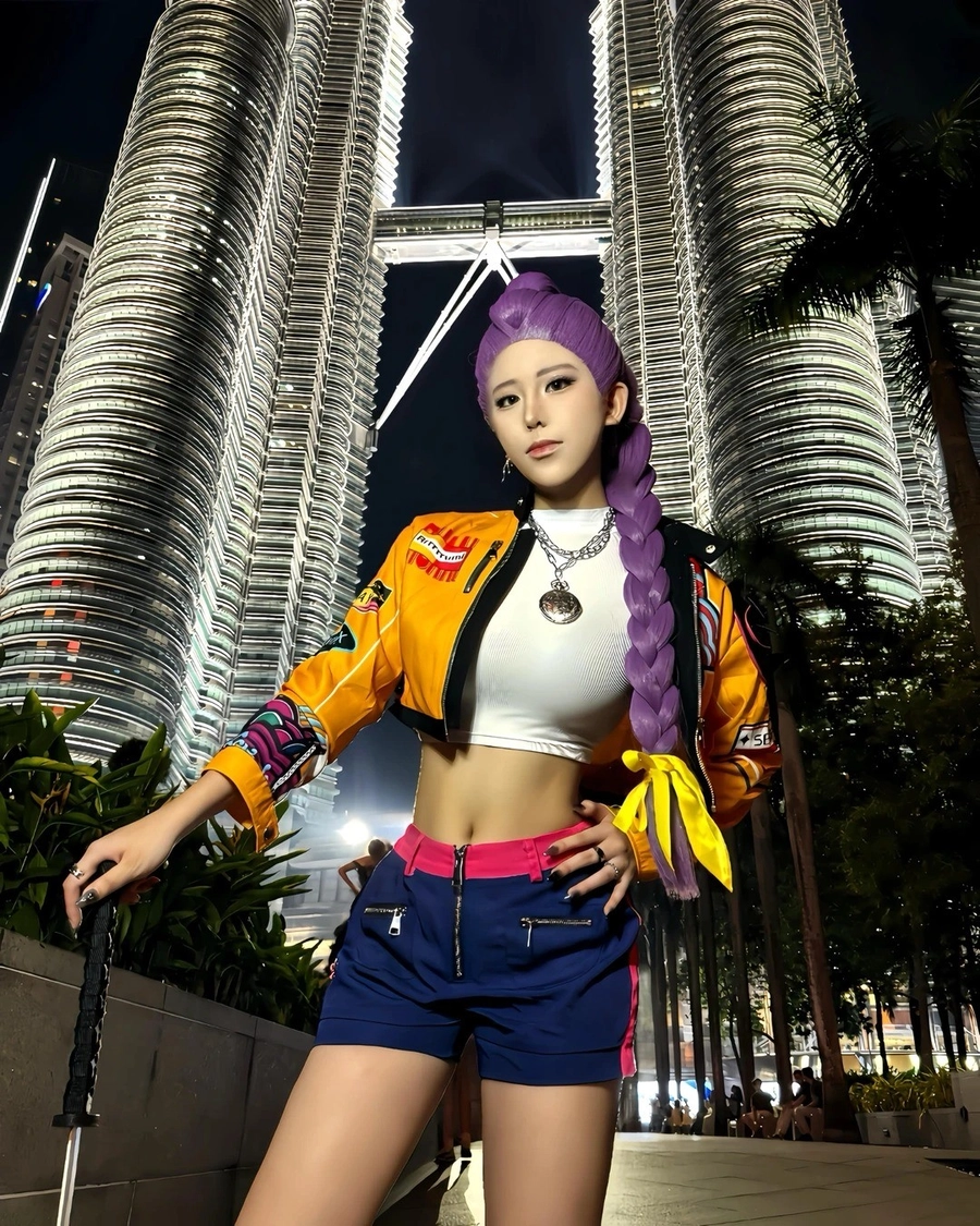 ảnh đẹp rumi cosplay phong cách mới