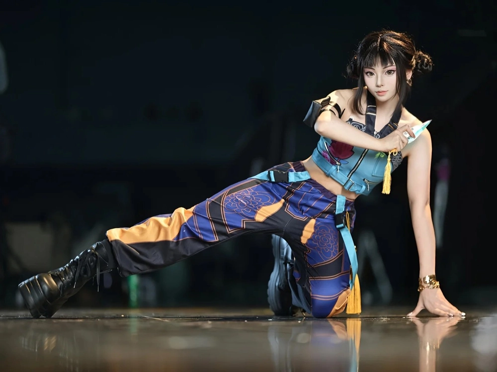 ảnh zoey cosplay đầy màu sắc