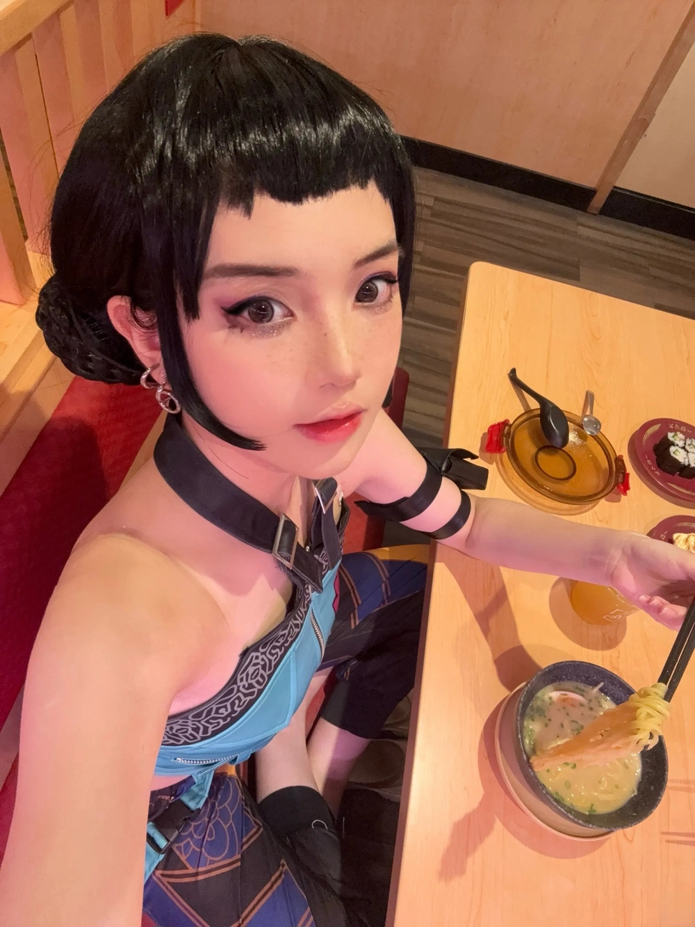 ảnh zoey cosplay thần thái