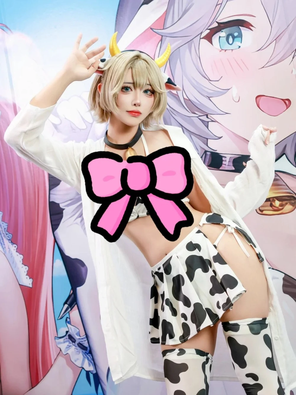 gái cosplay bò sữa